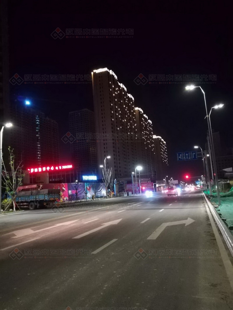烏魯木齊寶能城LED亮化工程